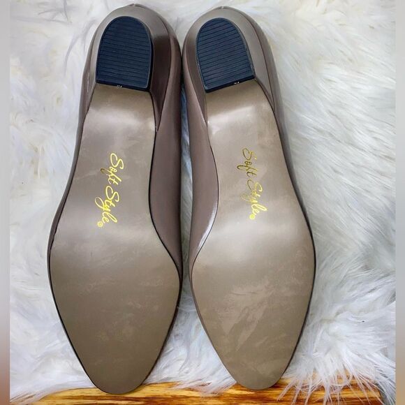 Soft Style Angel II Pumps, Women's Size 7.5 EW,  Extra wide Nude Plum New In Box - Picture 6 of 11